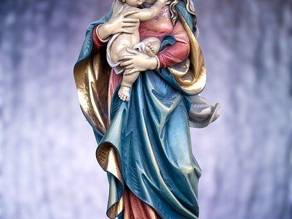 Figura Maryi z Jezusem