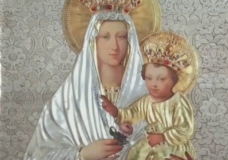 Różaniec - okładka czasopisma (nr 10 październik 2011)